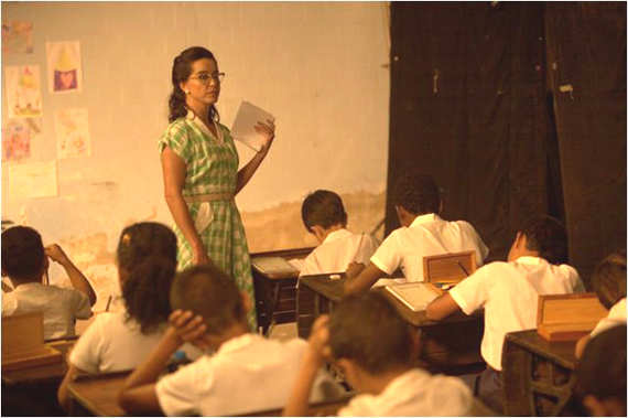 Lucélia Santos como Professora de Lula 